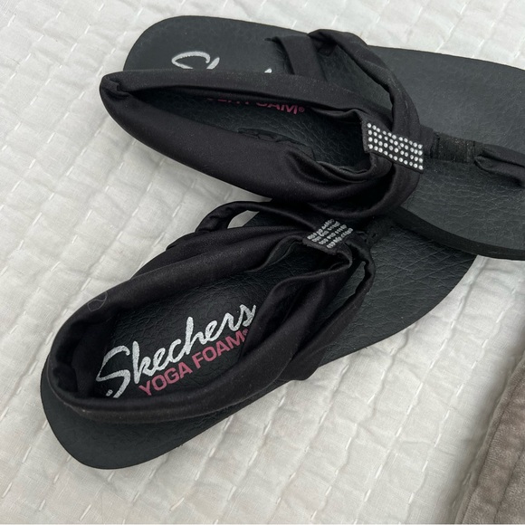 Skechers Black Women's Sandals, size 7 - Picture 5 of 7